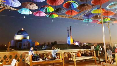 رستوران بام هتل سنتی فاضلی یزد رستوران بام هتل سنتی فاضلی یزد